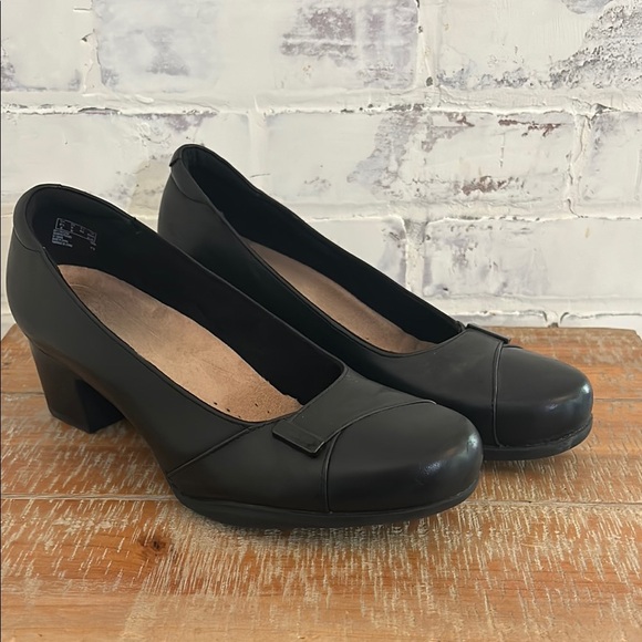 Clarks Rosalyn Belle Pumps Womens Size 9M Black Leather Block Heel Slip On Shoes - Picture 1 of 9